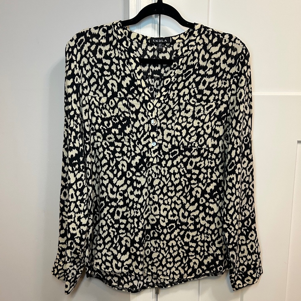 Blouse UK2LA Black leopard Size S/M 100%rayon